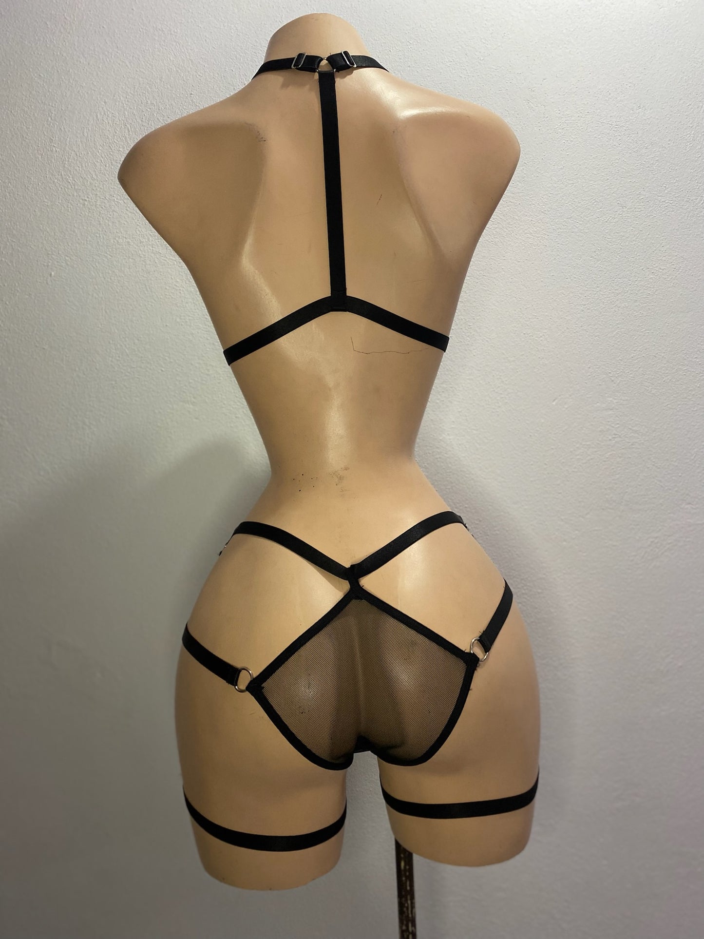 Conjunto "Sirena" – Encaje Floral y Diseño de Tiras (Strappy) 🧜♀️❤️✨