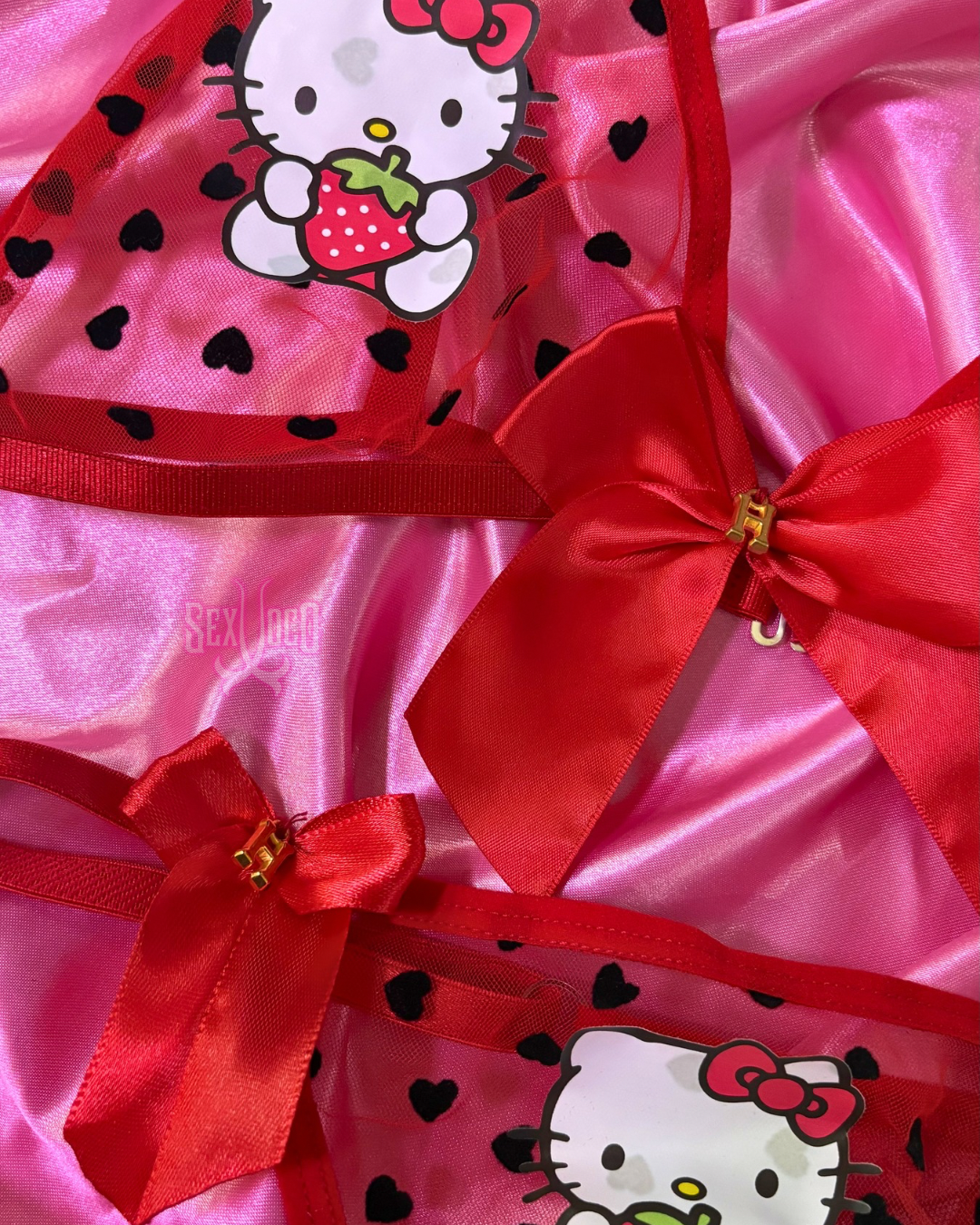🎀 Hello Kitty Lingerie Set: Dulzura y Deseo ✨🍓