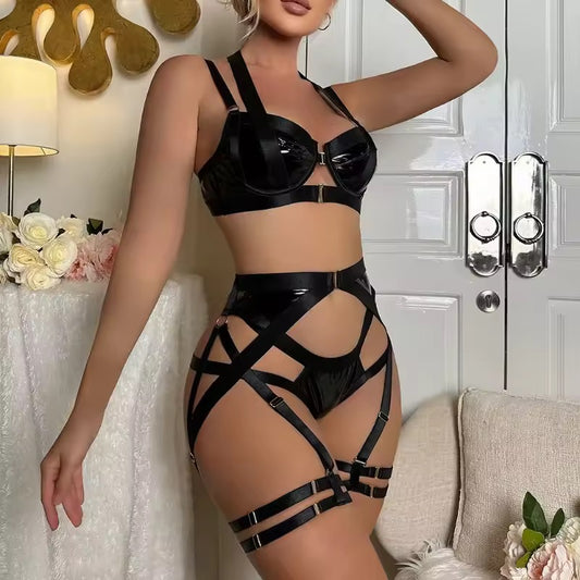 Conjunto "Spicy" – Efecto Wet Look y Arnés Premium 🌶️🖤🔥