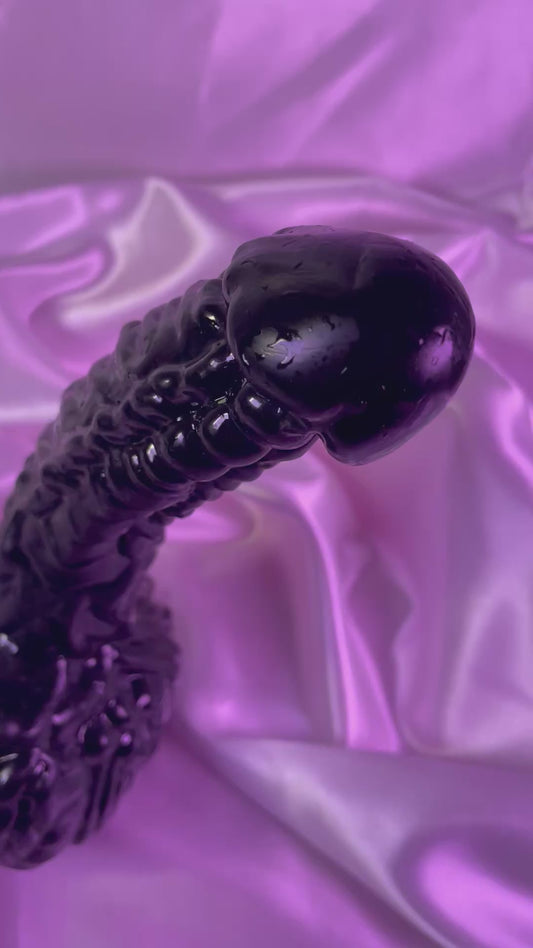 🌑 Onyx Legend: Fantasía en Negro Profundo 🌌