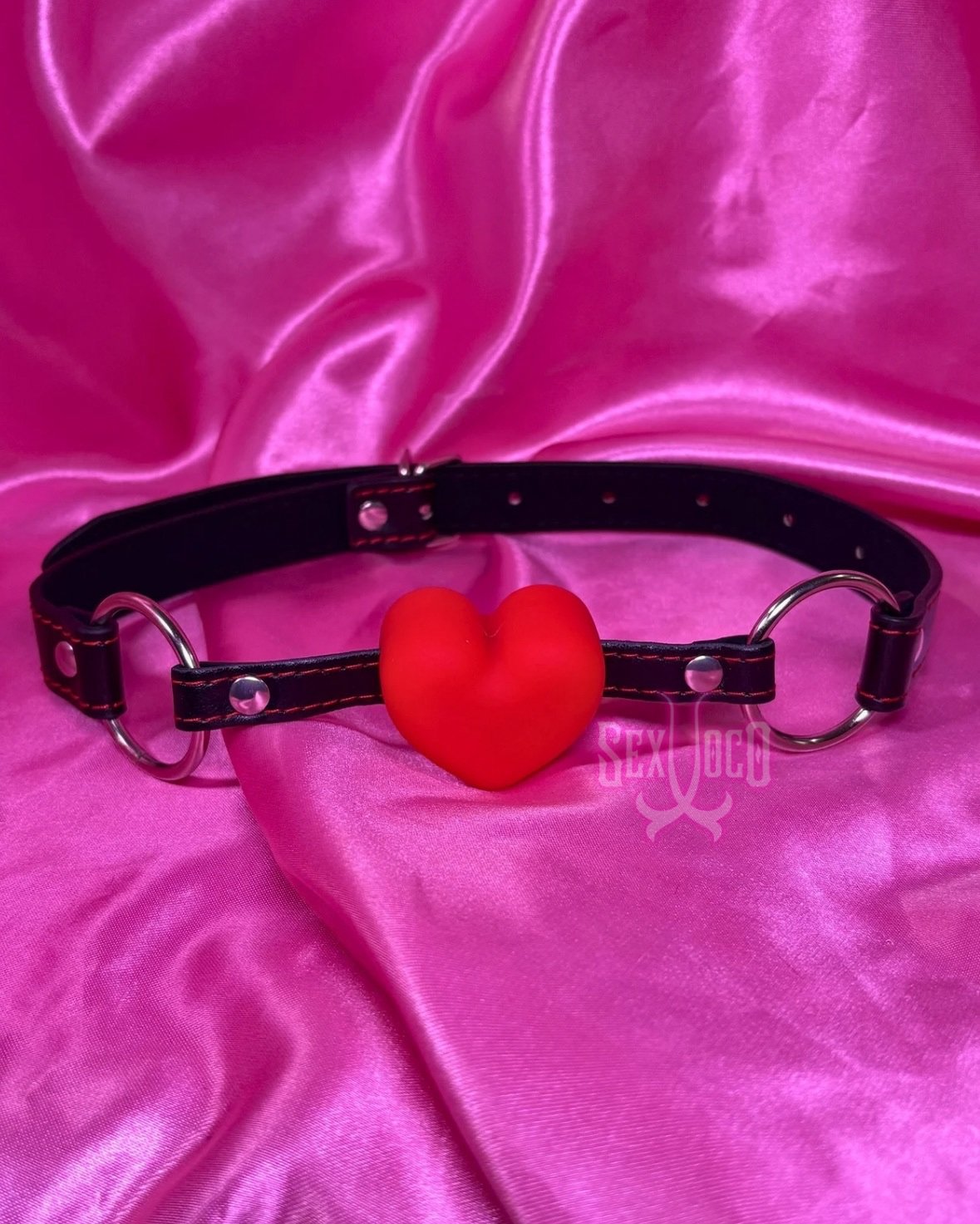 Mordaza Red Heart Gag: El Silencio más Dulce y Atrevido