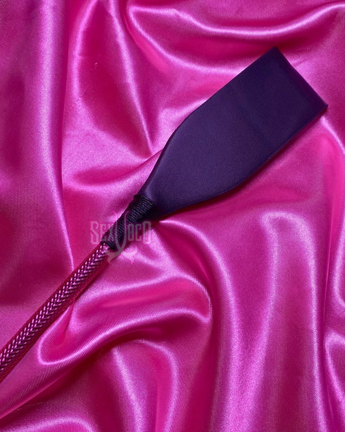 Royal Control Crop: Elegancia y Disciplina - Imagen 3