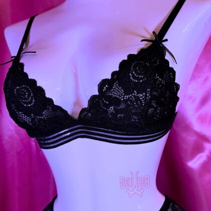 Bralette de Encaje Gia con Banda Elástica Moderna