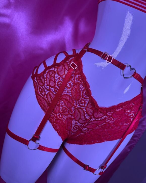 Liguero con Corazones | Disponible en Negro y Rojo