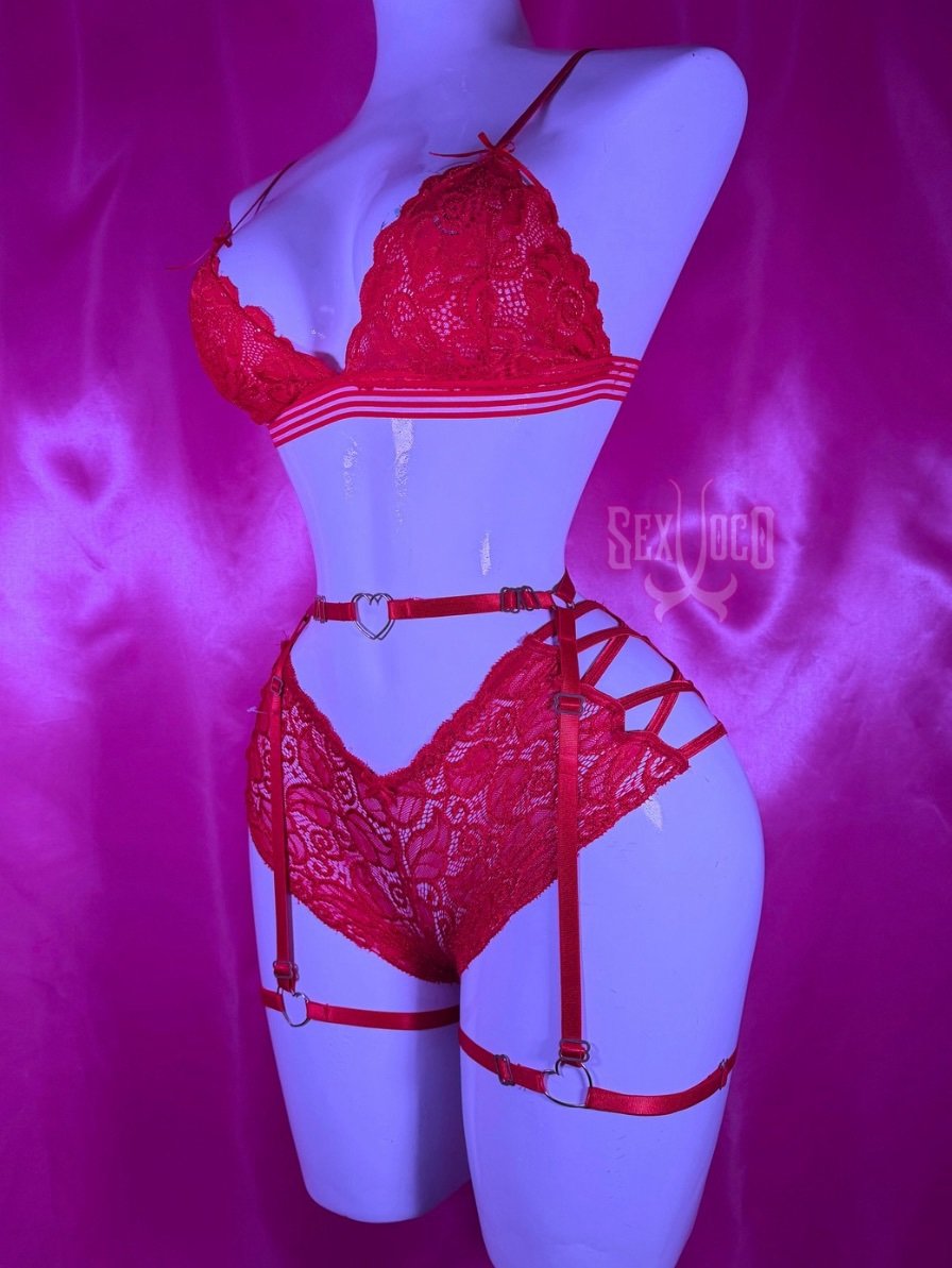 Crisna Conjunto de Lencería Roja de Encaje | Sujetador + Panty + Liguero con Corazones