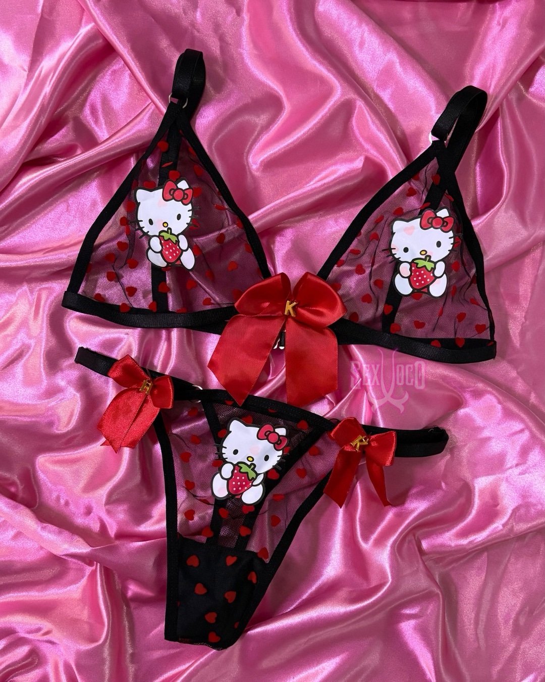 Hello Kitty Lingerie Set: Dulzura y Deseo